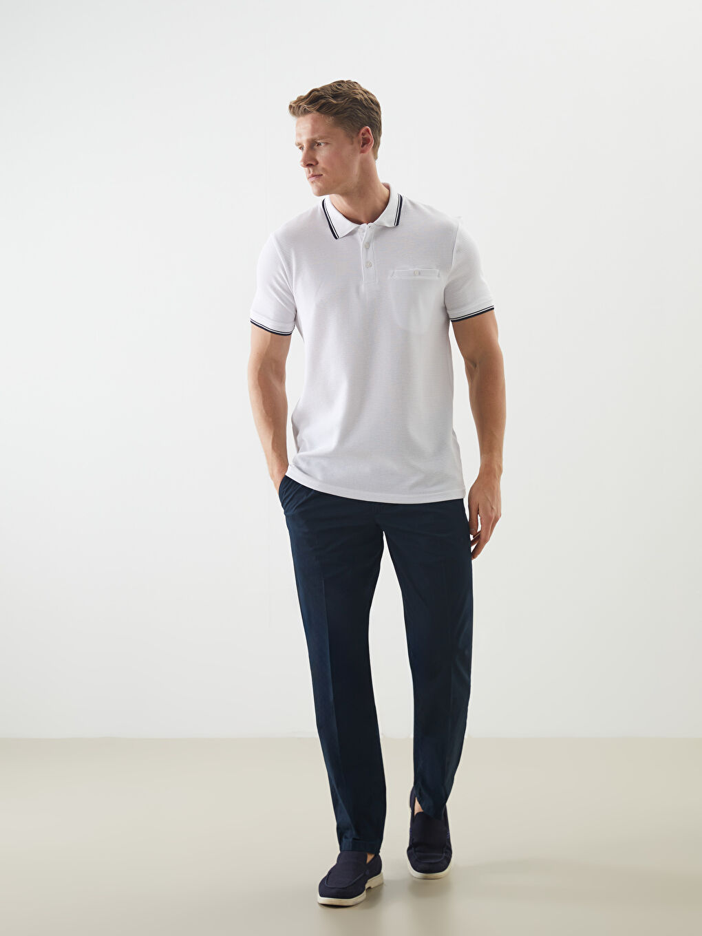 تي شيرت رجالي بياقة بولو وكم قصير من قماش جيرسي-1