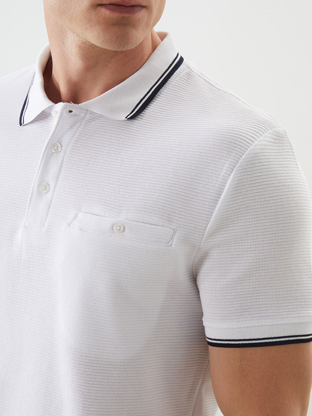 تي شيرت رجالي بياقة بولو وكم قصير من قماش جيرسي-2