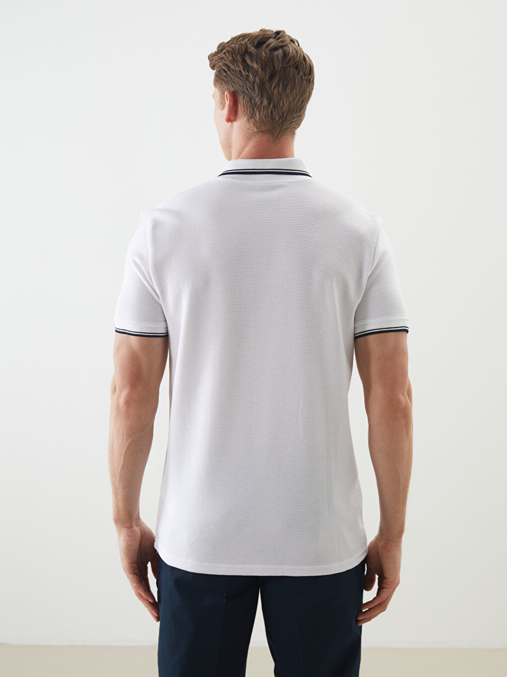 تي شيرت رجالي بياقة بولو وكم قصير من قماش جيرسي-3