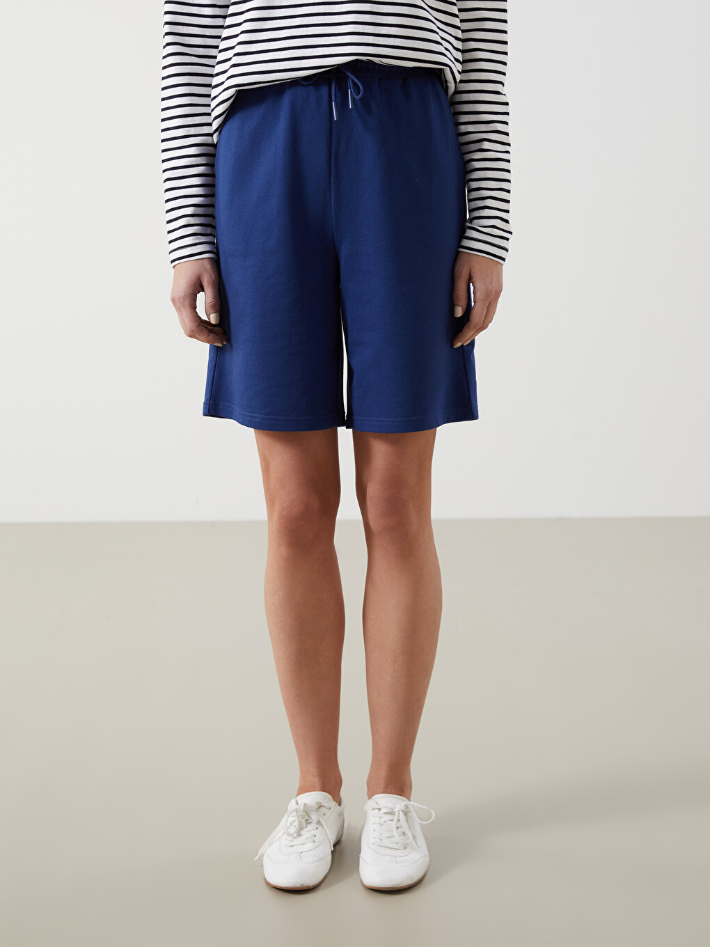 Elastic Waist Regular Pocket Detailed Cotton Women's Bermuda Shorts-1