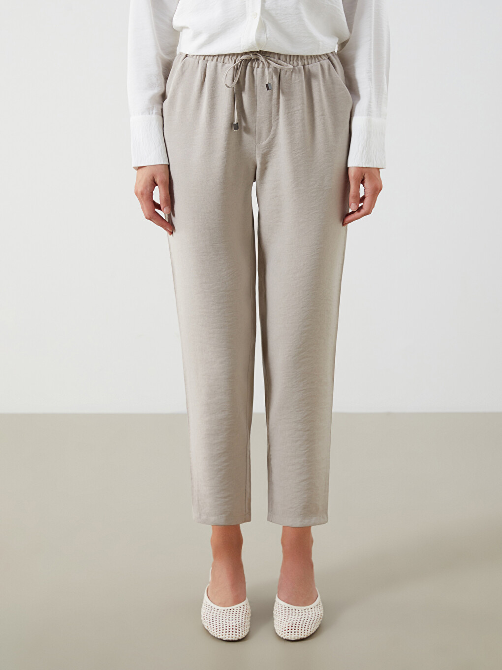 Elastic Waist Carrot Fit Women's Trousers-1