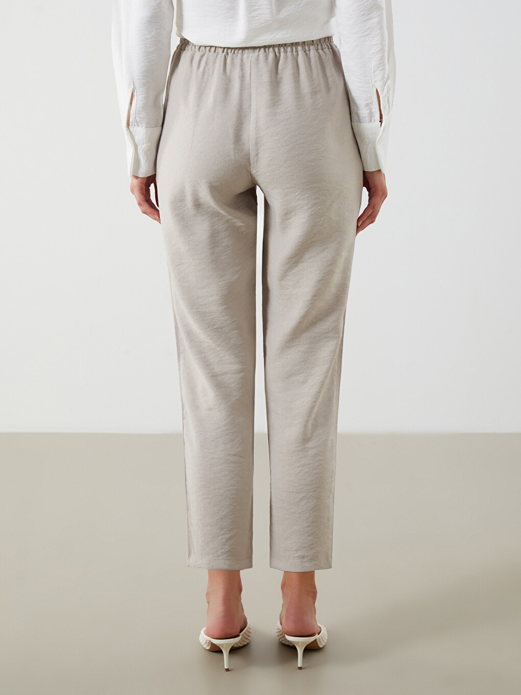Elastic Waist Carrot Fit Women's Trousers-3