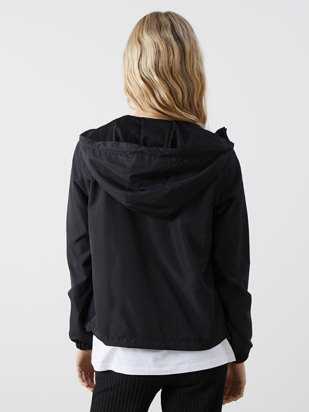 Женский дождевик с капюшоном-3