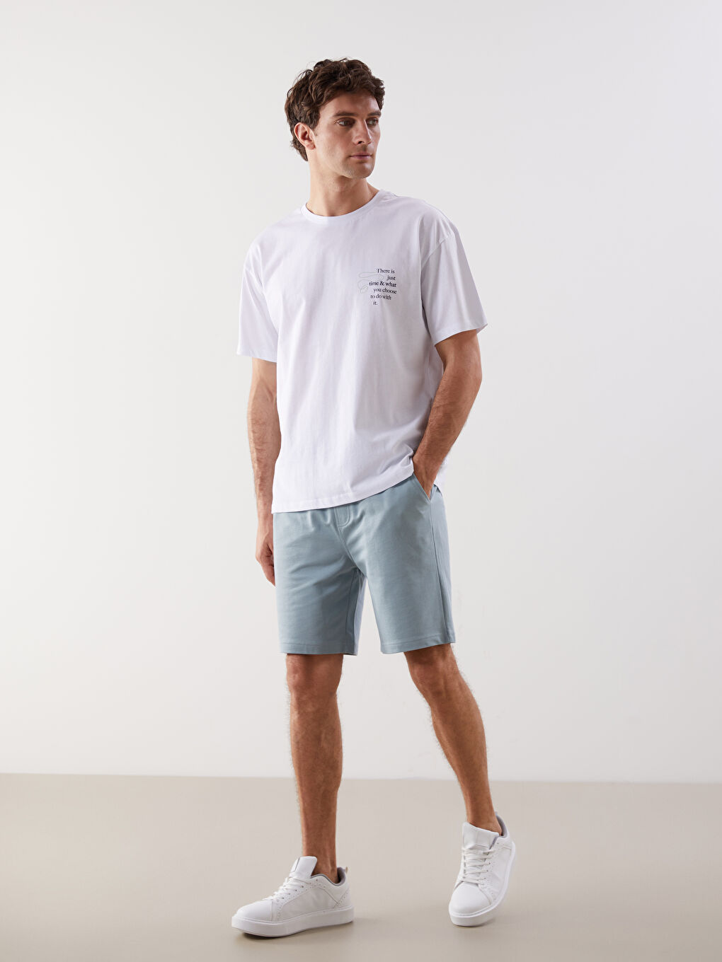 LCWAIKIKI Basic Mavi Slim Fit Örme Erkek Şort - 1