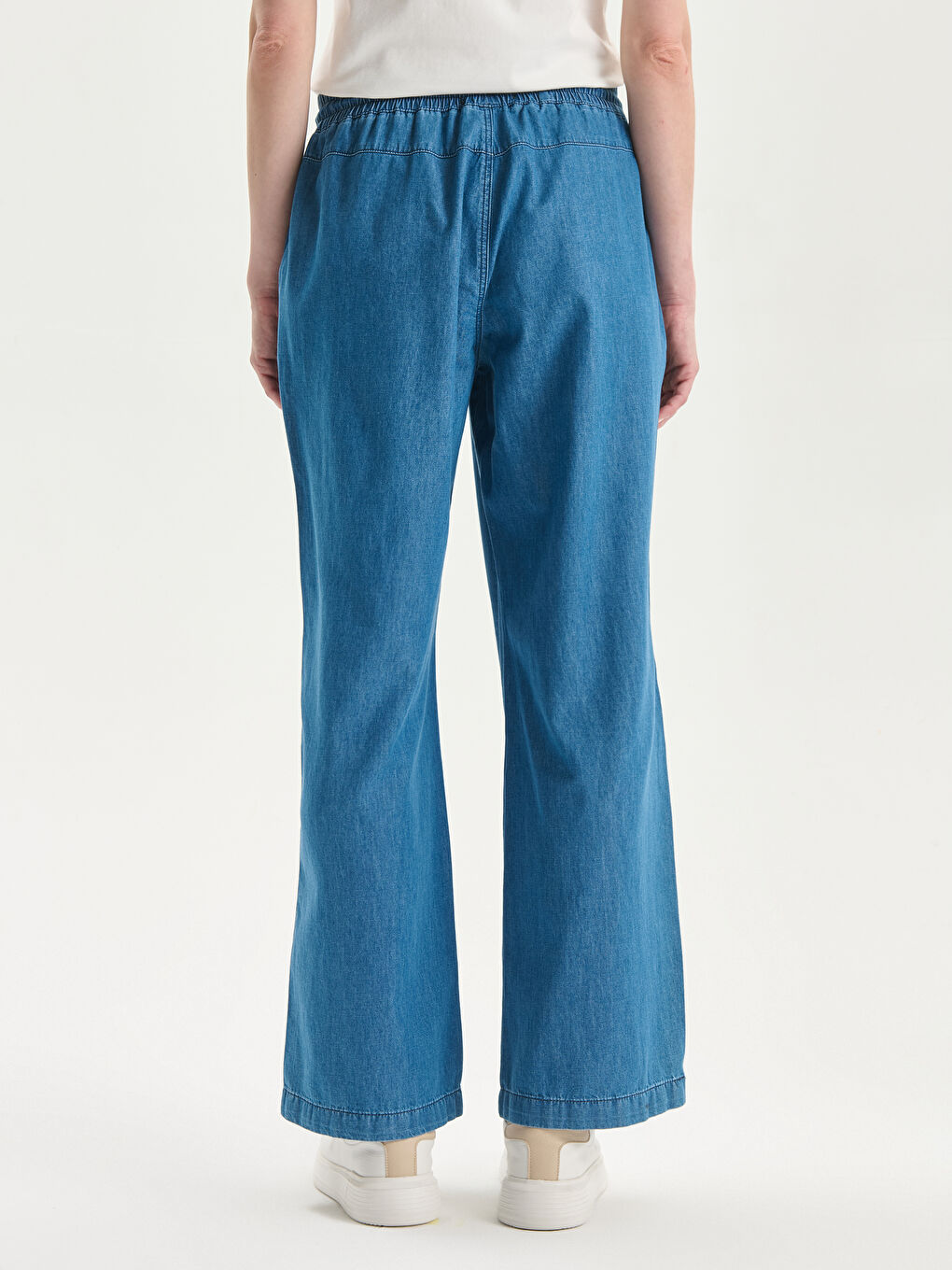 Damen Elastische Taille Weite Gerade Jeanshose-3