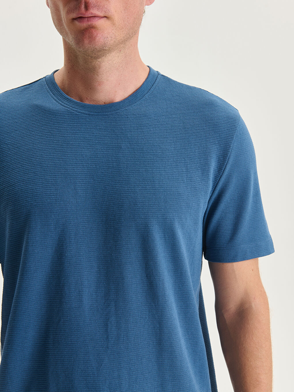 Crew Neck Short Sleeve Men's Textured T-Shirt-4