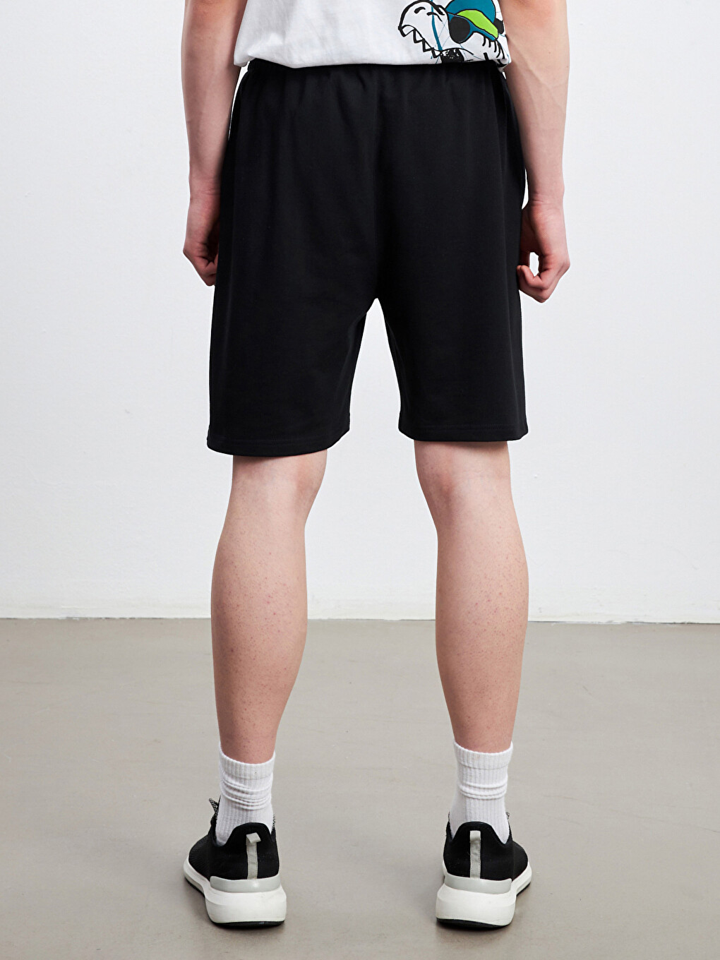 Slim Fit Elastic Waist Men's Shorts-3