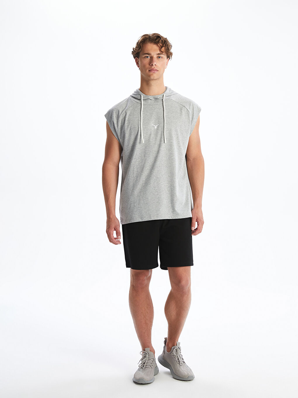 Gri Kapüşonlu Erkek Kolsuz Tişört-2