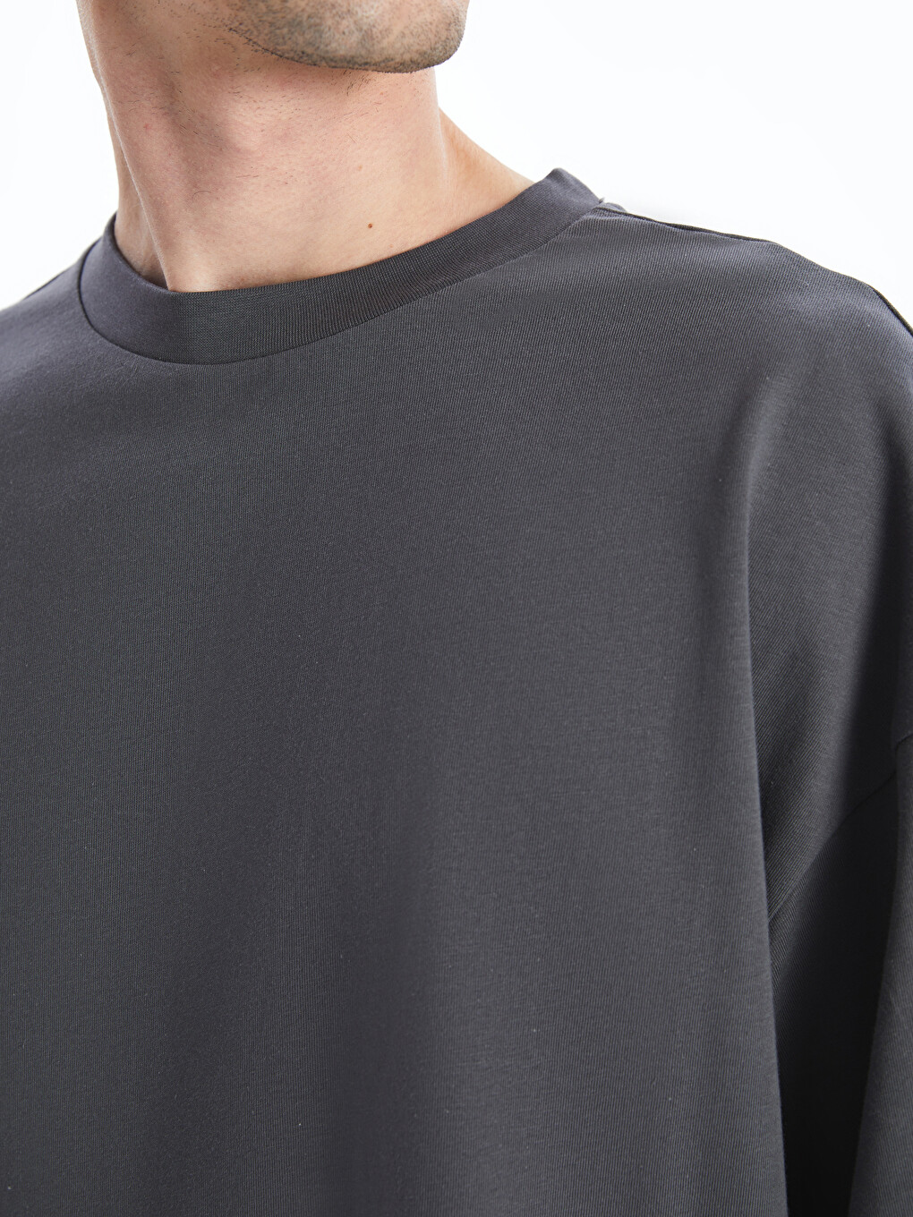 T-shirt Penje Me Jakë Të Rrumbullakët Për Burra-2
