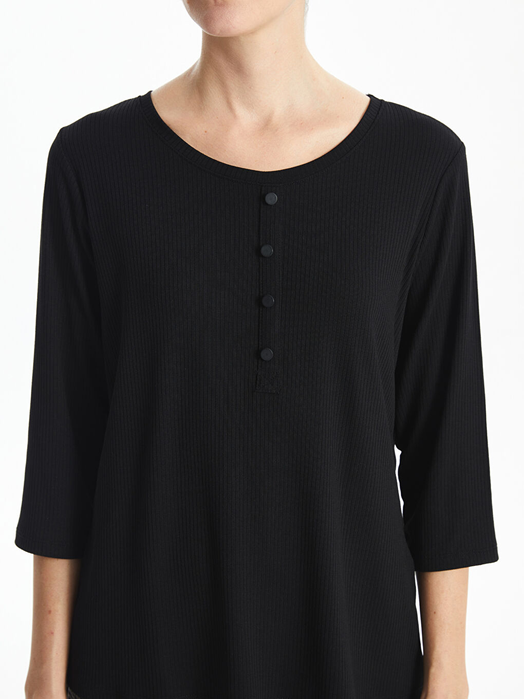 بلوزة ياقة دائرية للسيدات-2