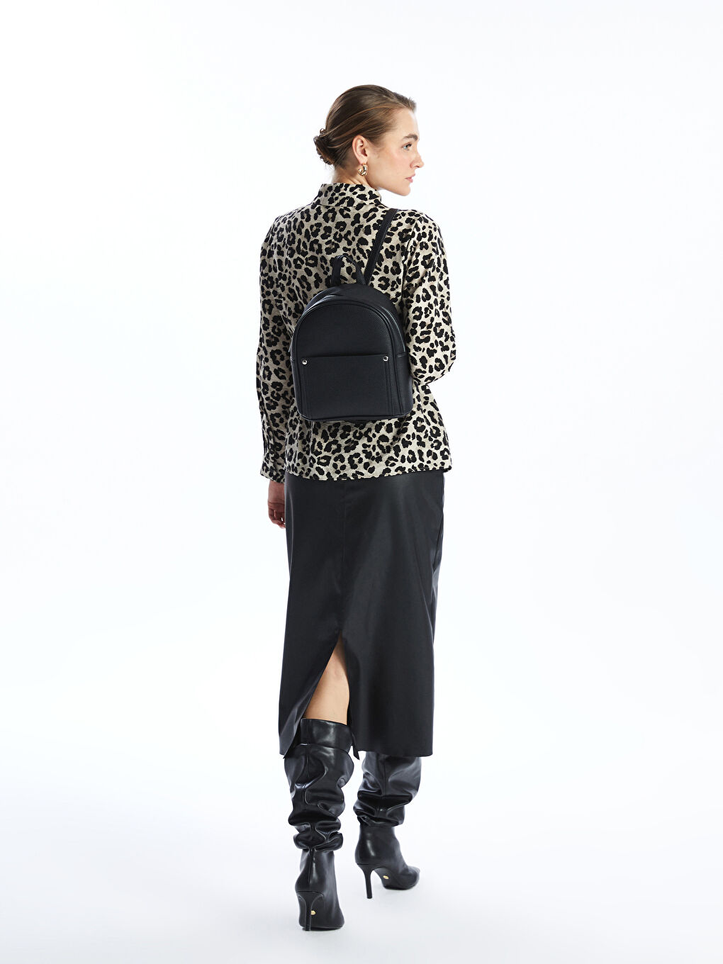 Siyah Deri Görünümlü Kadın Sırt Çantası-1