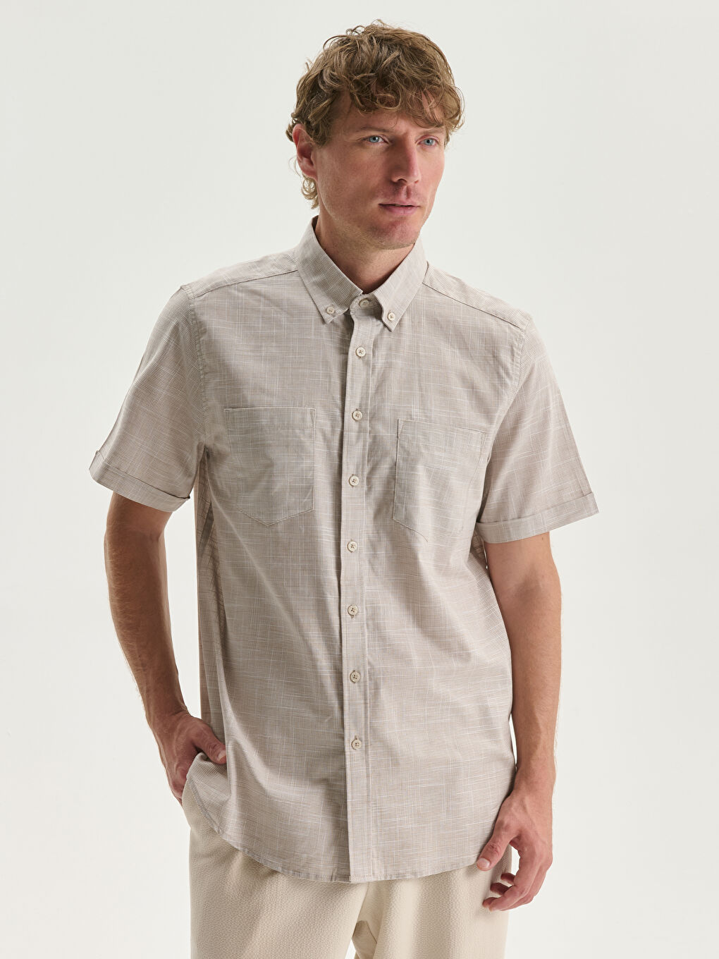 LCWAIKIKI Classic Regular Fit Short Sleeve Poplin Men's Shirt -S3FD07Z8-LKQ