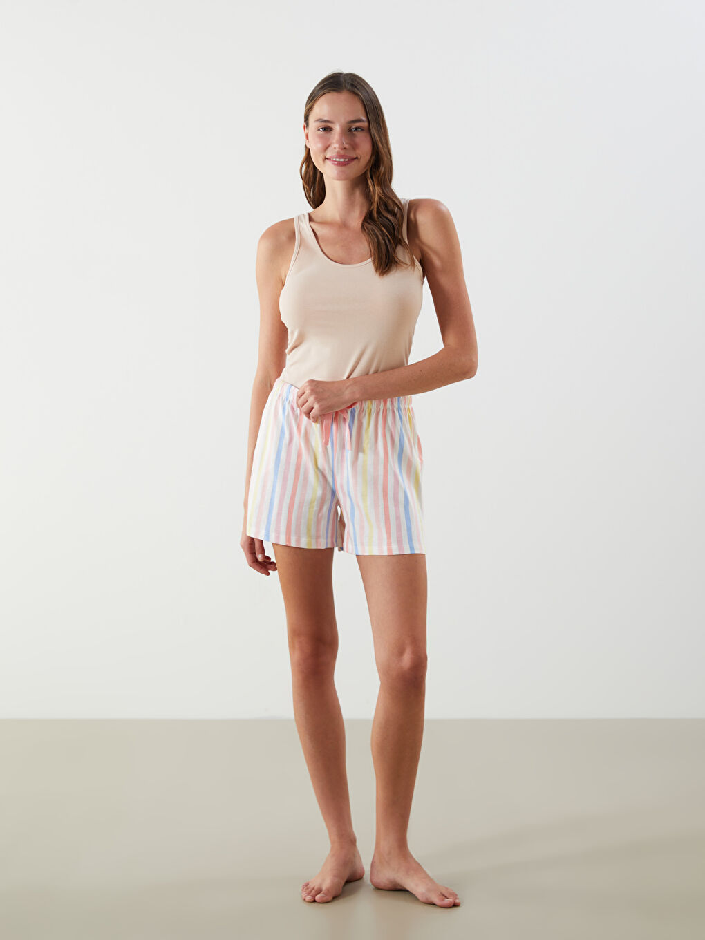 Әйелдерге арналған u мойын өрнексіз майка-1