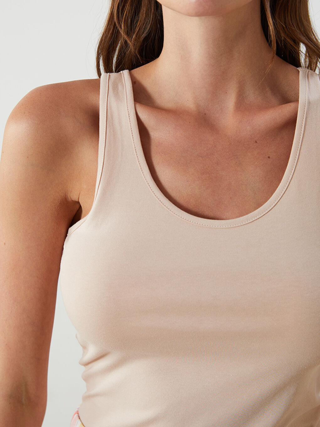 Әйелдерге арналған u мойын өрнексіз майка-2