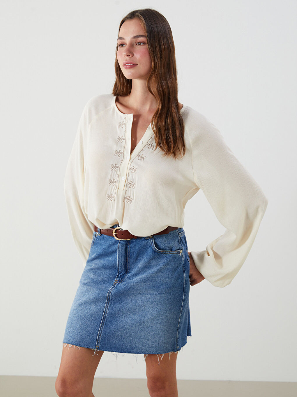 Blouse De Maternité À Manches Longues Brodée À Col Rond