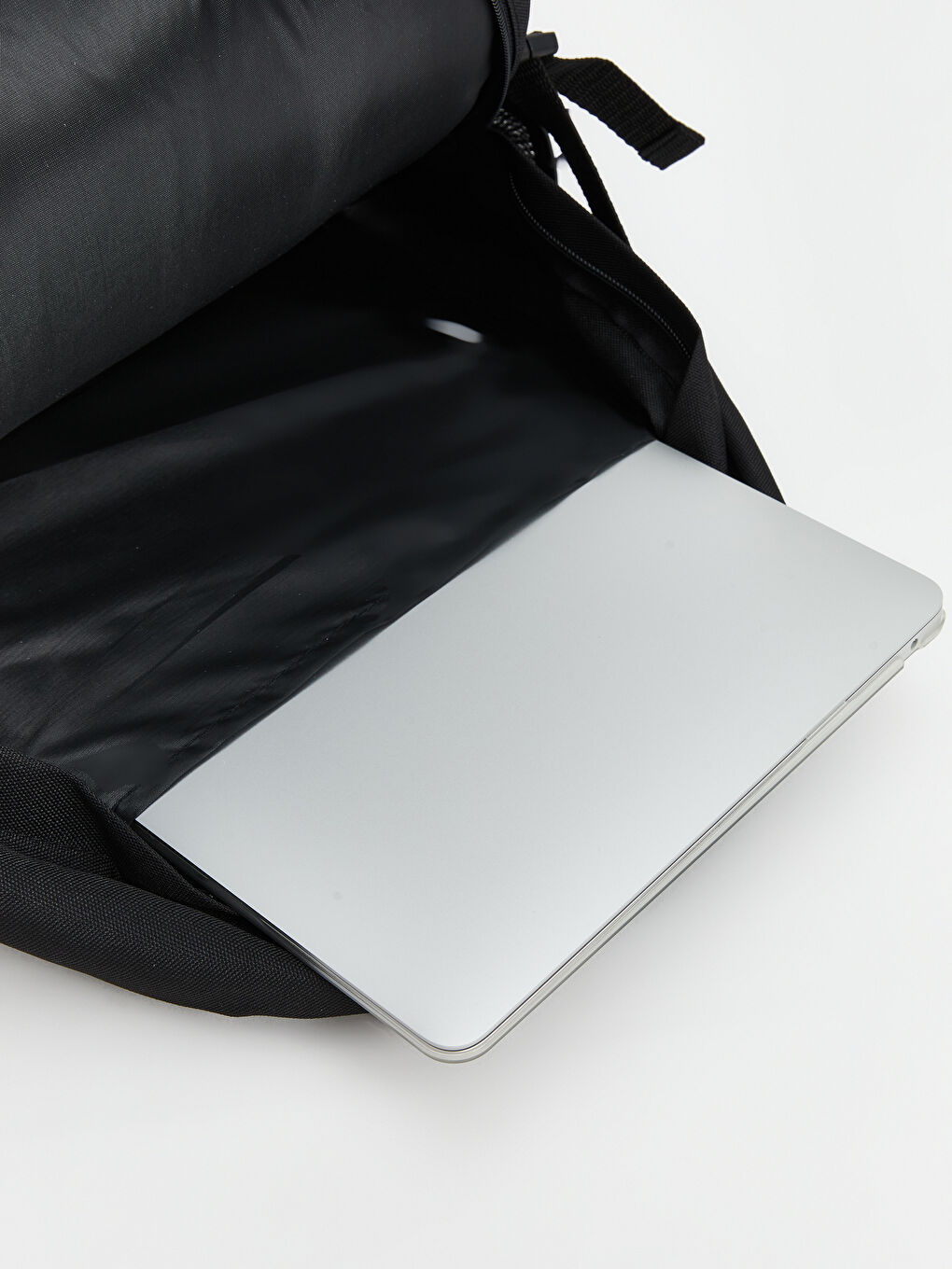 Siyah Laptop Bölmeli Erkek Sırt Çantası-4