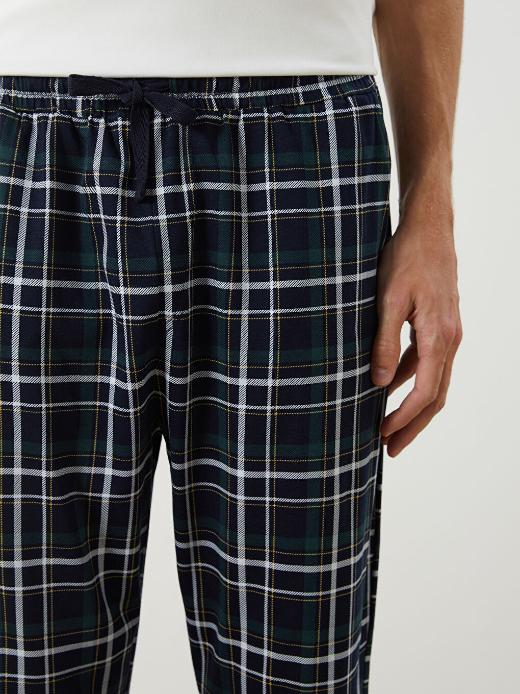 Regular Fit Plaid Men's Pyjama Bottoms-2