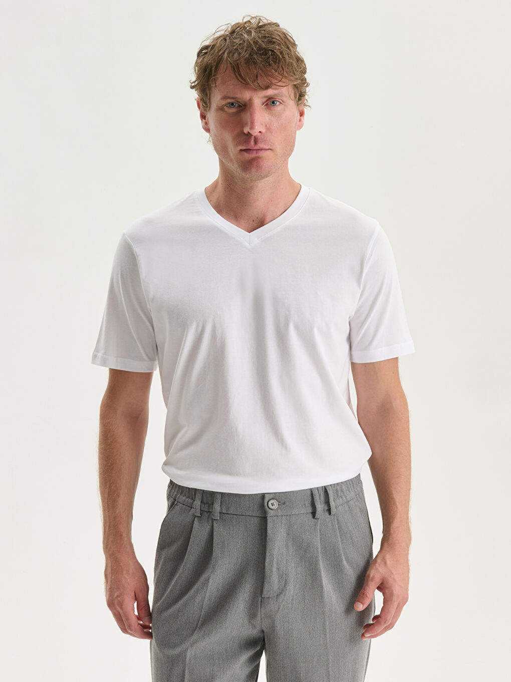 LCWAIKIKI Classic V Neck Short Sleeve Men's T-Shirt -S41098Z8-Q6K