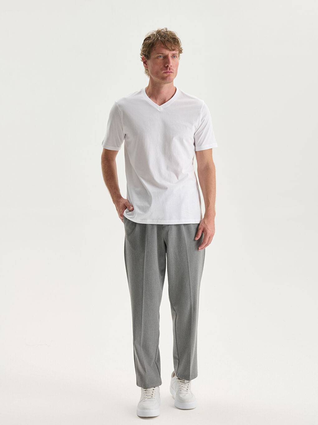 LCWAIKIKI Classic V Neck Short Sleeve Men's T-Shirt -S41098Z8-Q6K