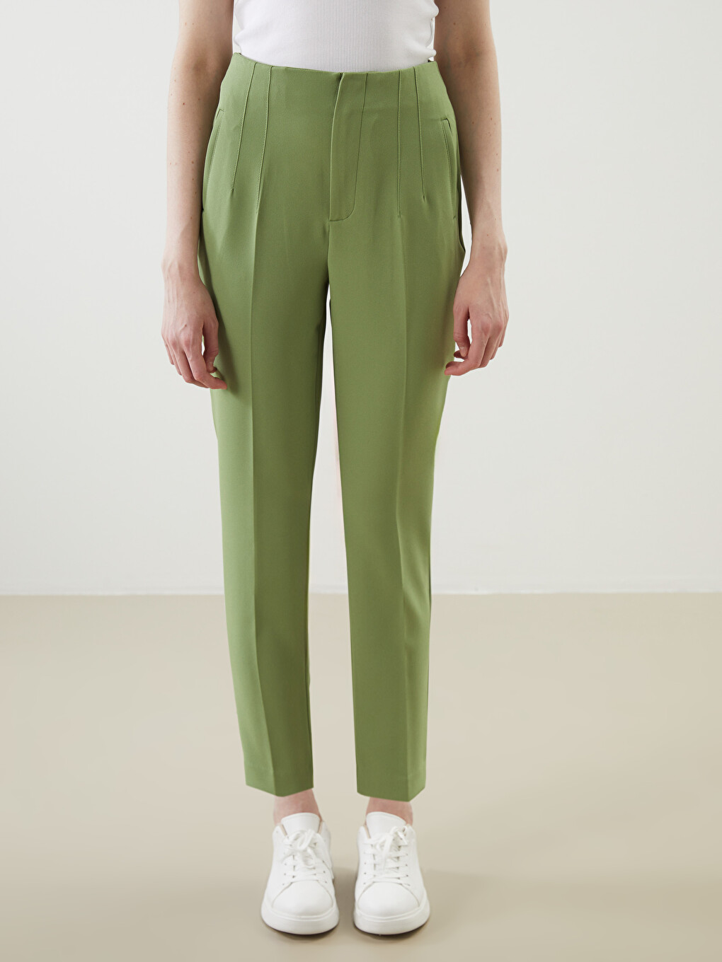 Women's Carrot Fit Plain Trousers-1