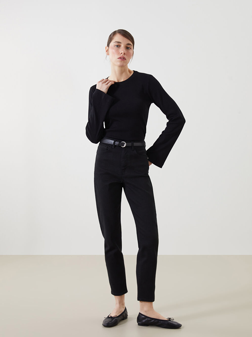 Belted Mom Fit Women's Jeans -S46389Z8-327
