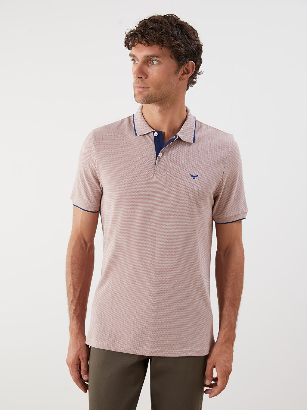 Muška majica sa rolkom, kratkim rukavima i vezom