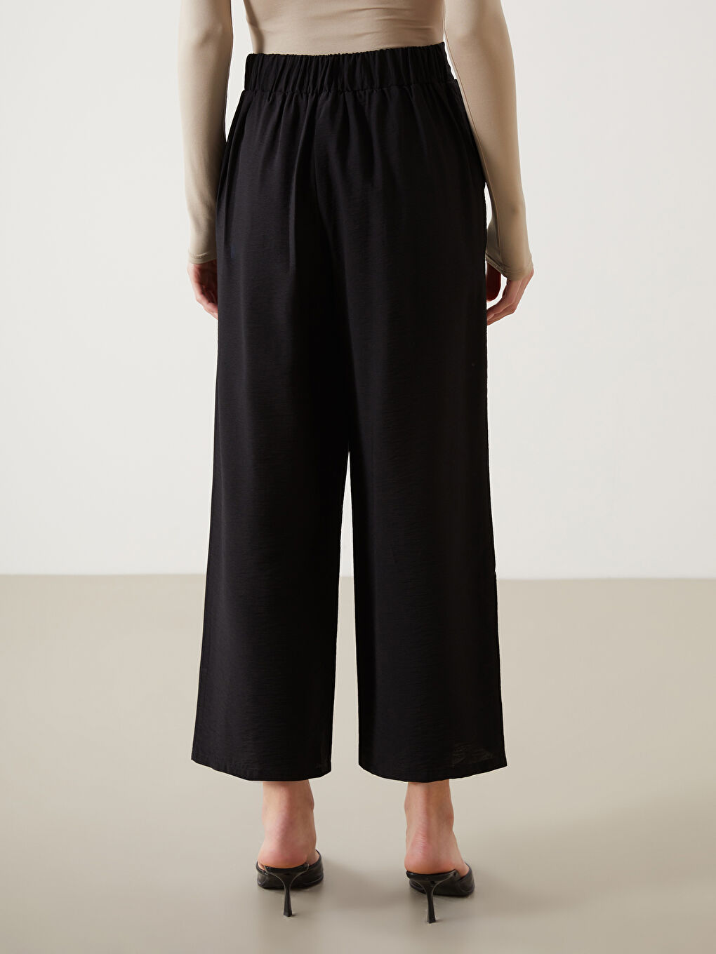 Siyah Beli Lastikli Kadın Pantolon-4