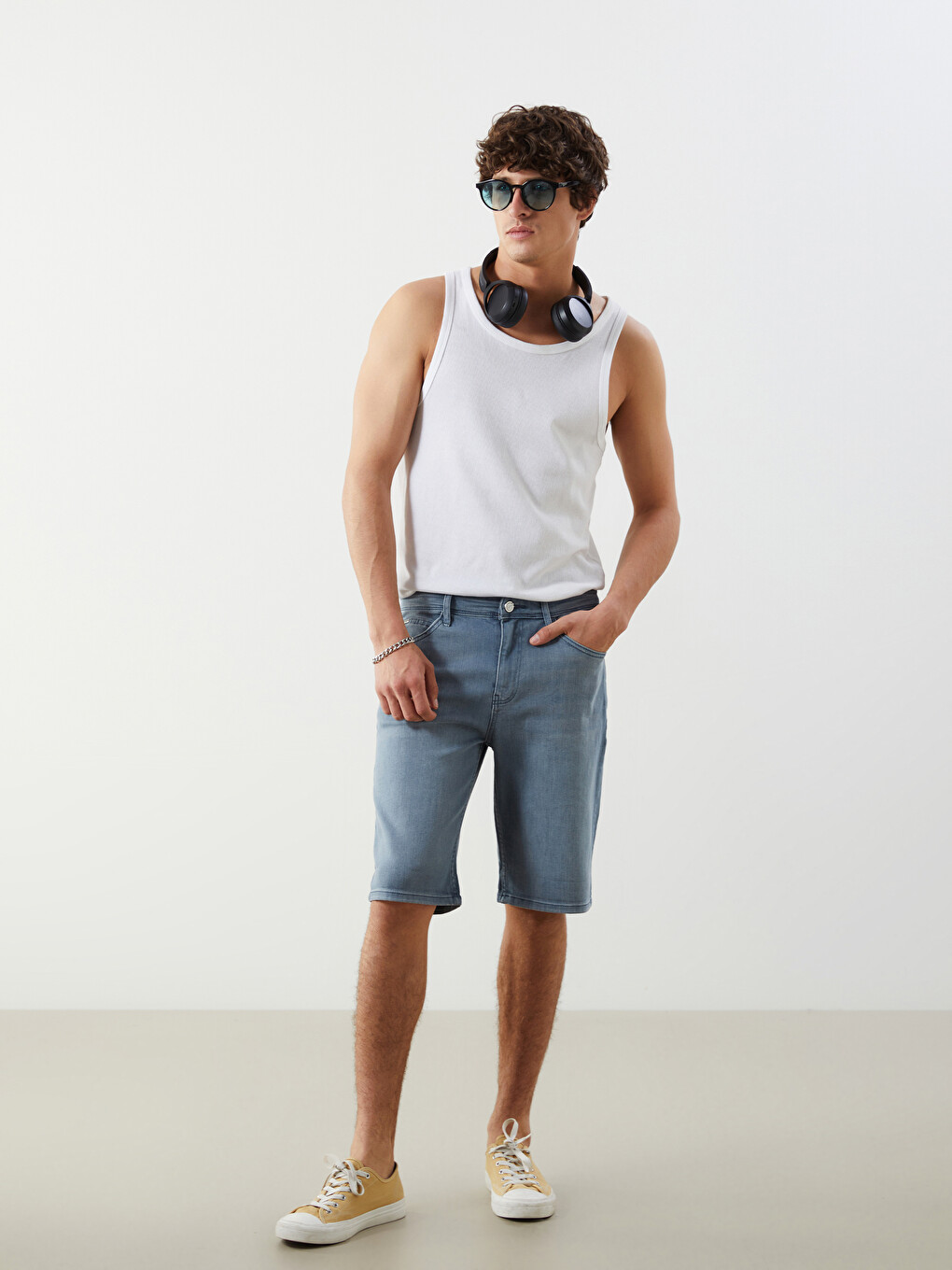 Gri Slim Fit Erkek Jean Şort