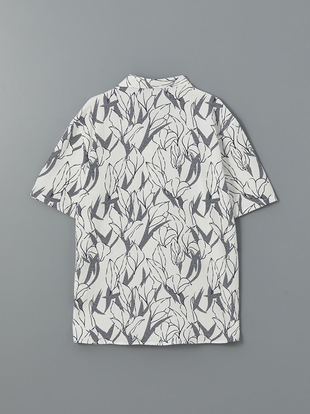 Beyaz Regular Fit Desenli Kısa Kollu Gömlek-5
