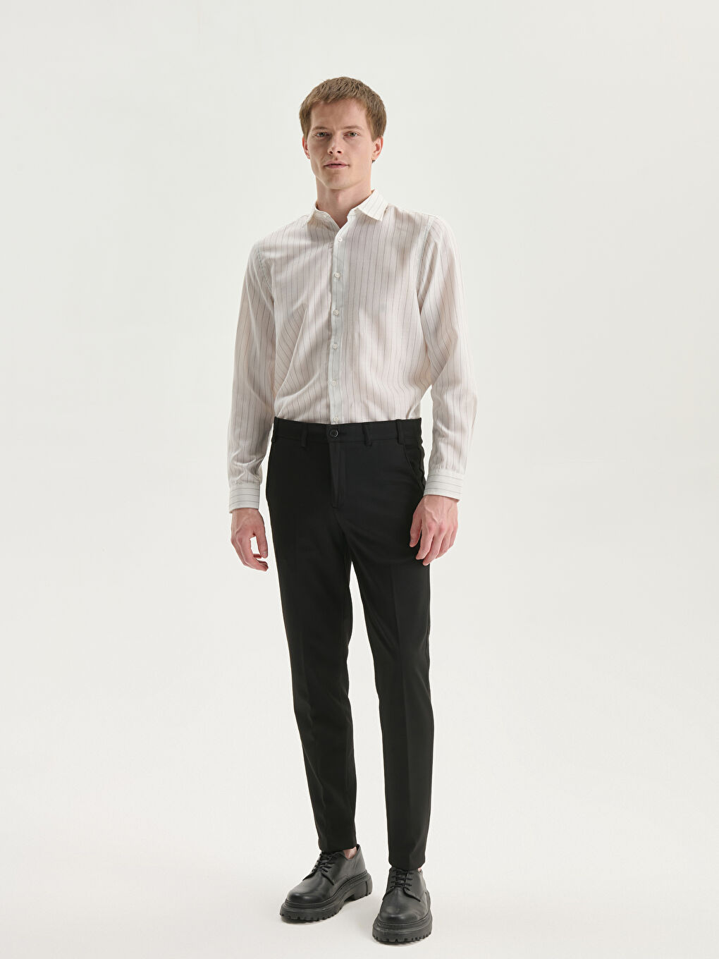 LC Waikiki Usko Krojene Muške Chino Pantalone -W40424Z8-CVL