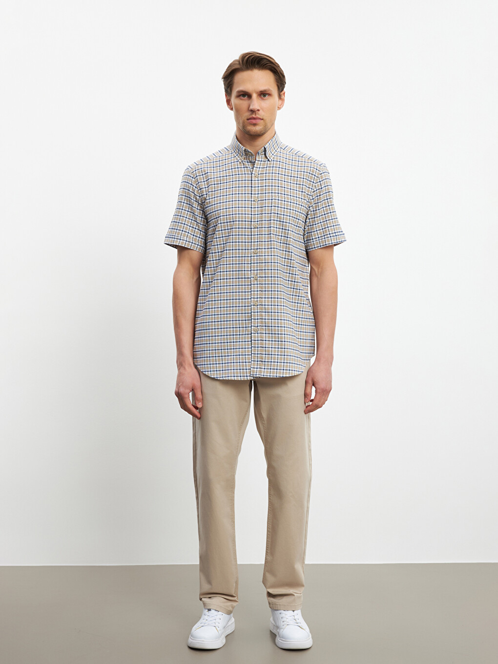 Regular Fit Short Sleeve Plaid Oxford Men's Shirt-1