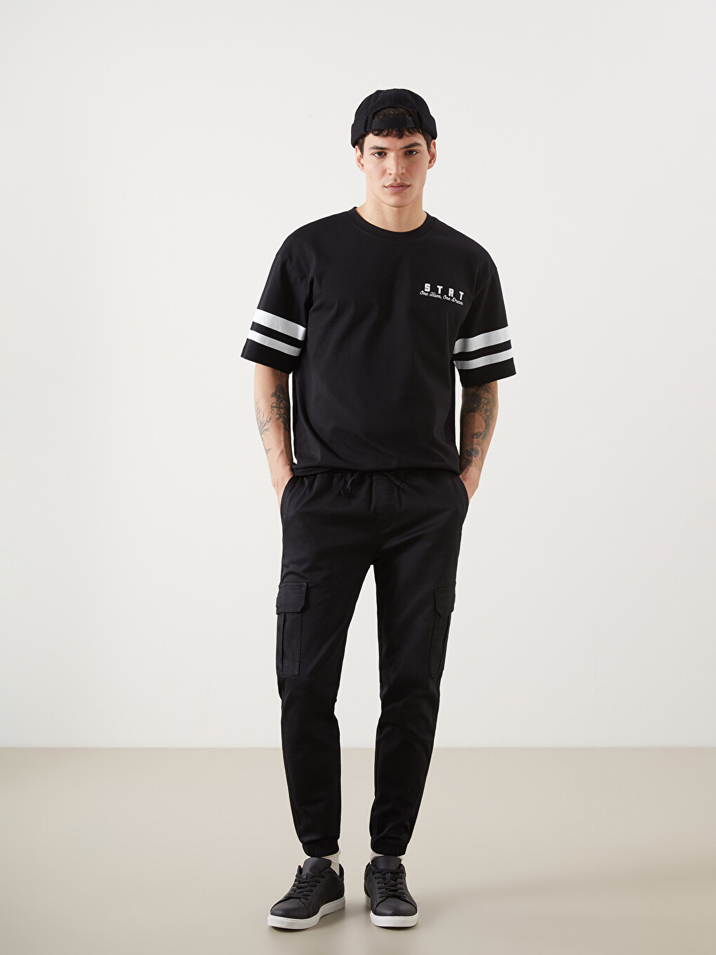 Standard Fit Twill Men's Cargo Trousers