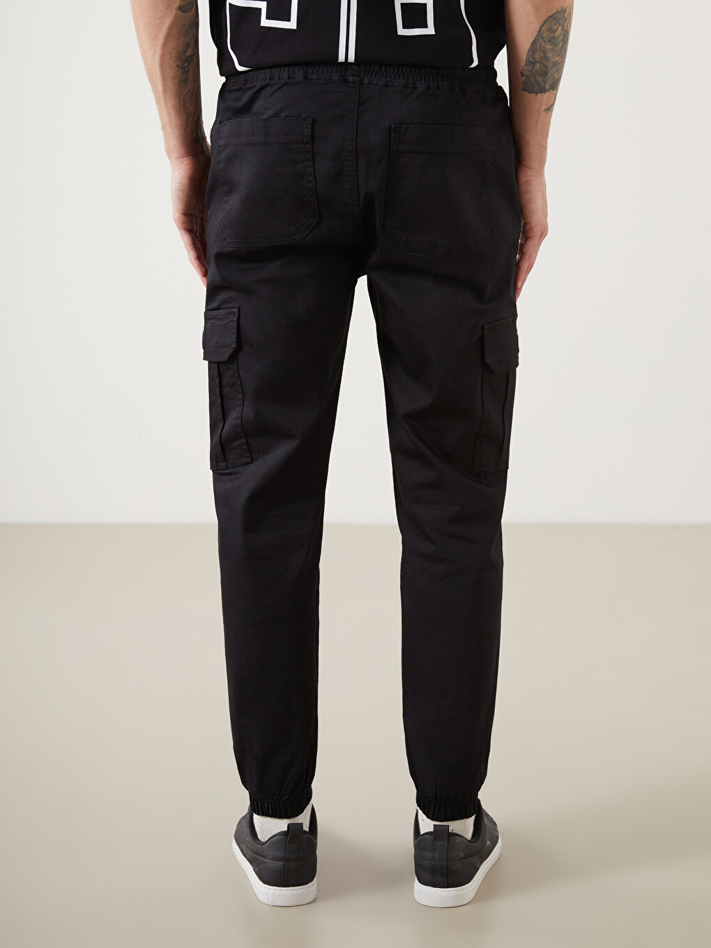 Standard Fit Twill Men's Cargo Trousers-3