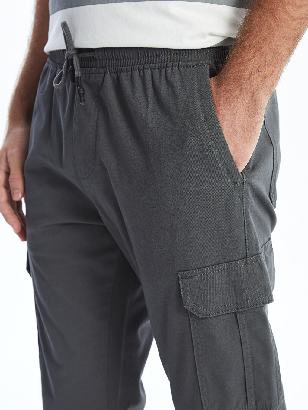 Standard Fit Twill Men's Cargo Trousers-2