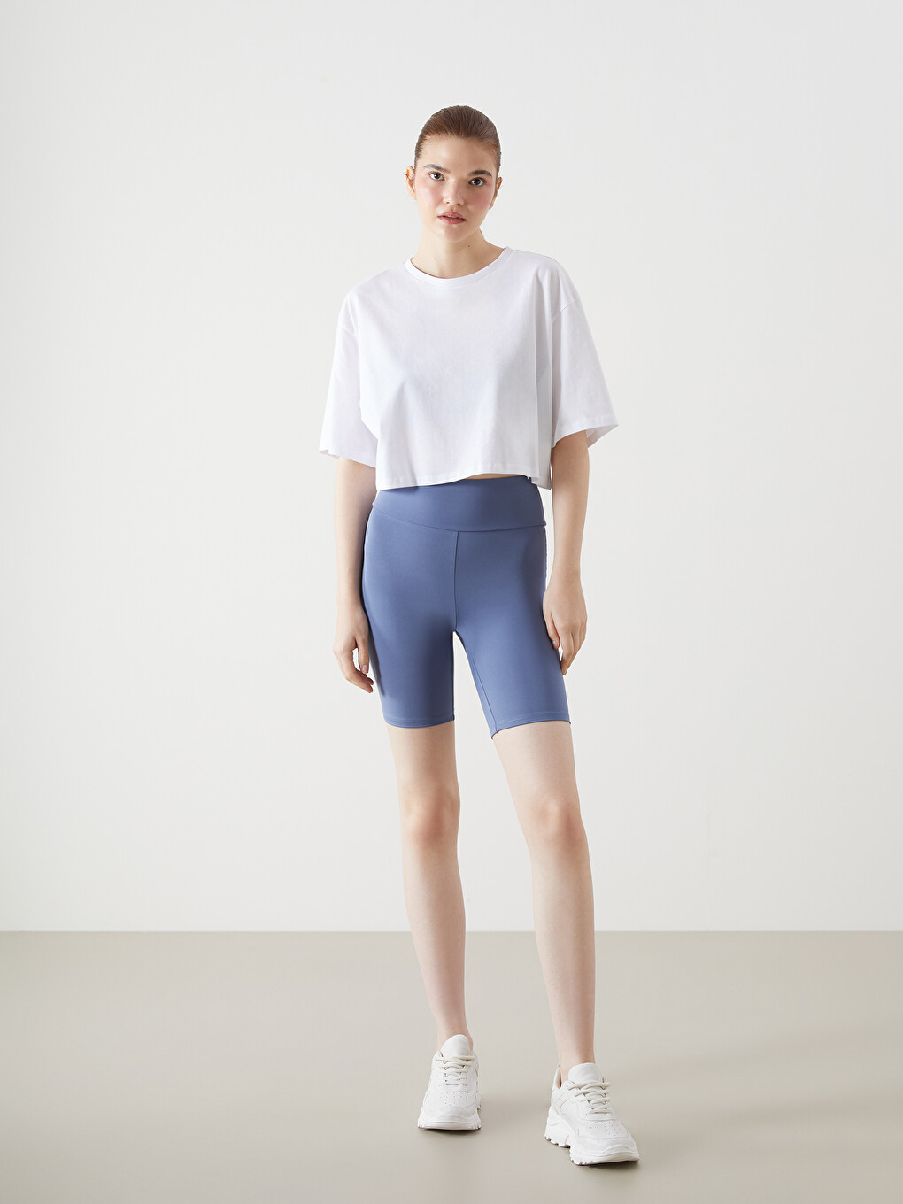 Bisiklet Yaka Düz Kısa Kollu Oversize Kadın Crop-1