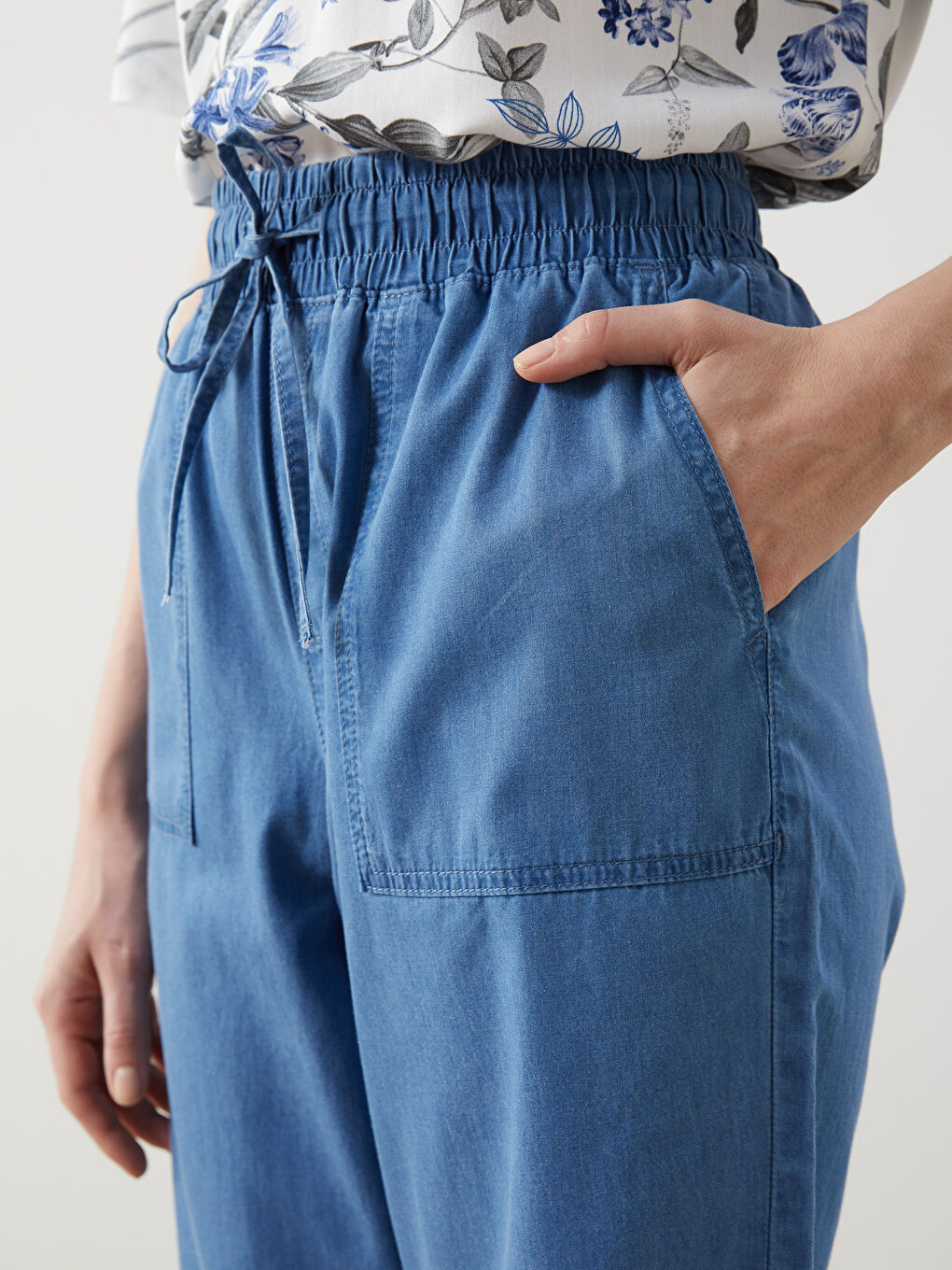 شورت جينز خصر مرن للسيدات-2