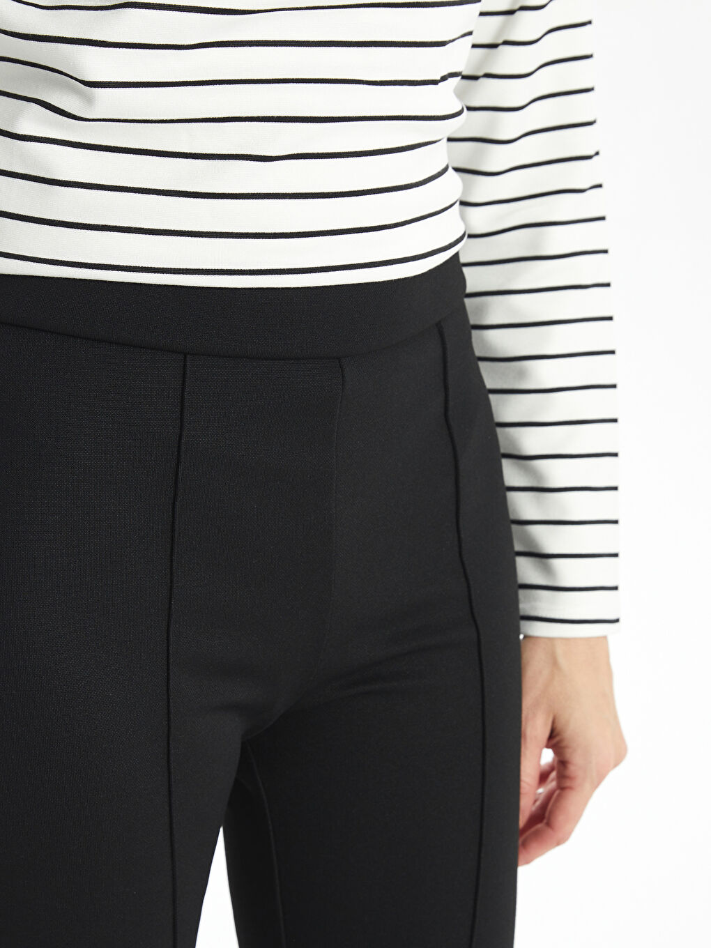 Siyah Dar Fit İspanyol Paça Kadın Tayt Pantolon-2