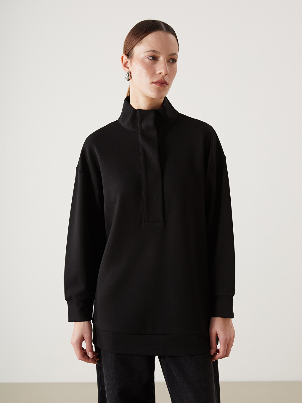 Siyah Dik Yaka Oversize Kadın Sweatshirt Tunik-1