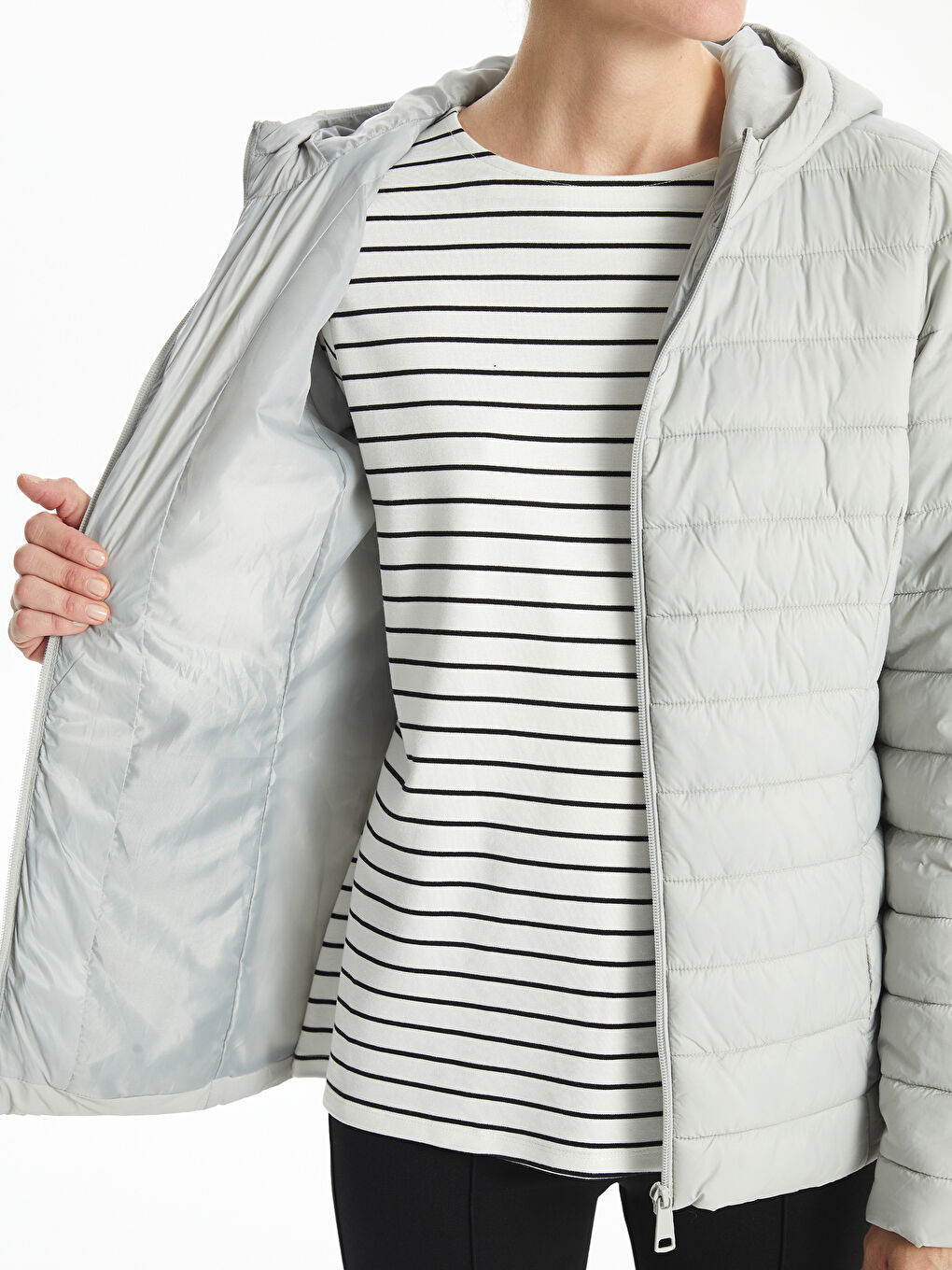 Gri Kapüşonlu Kadın Şişme Mont-2