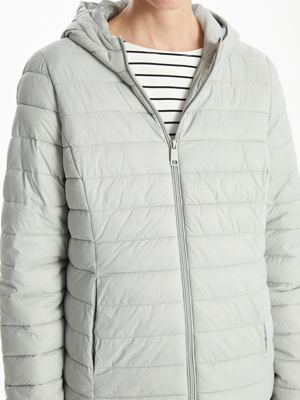 Gri Kapüşonlu Kadın Şişme Mont-3