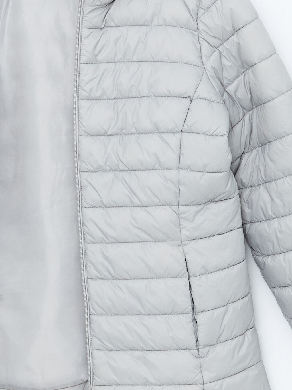 LCWAIKIKI Classic Hooded Women's Puffer Coat -S50198Z8-JSB