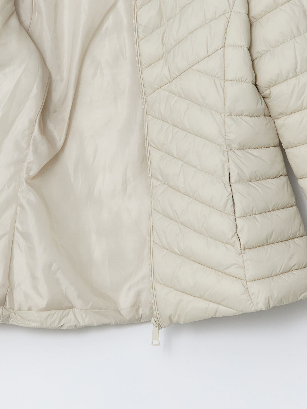 LCWAIKIKI Classic Funnel Neck Women's Puffer Coat -S50199Z8-FWZ