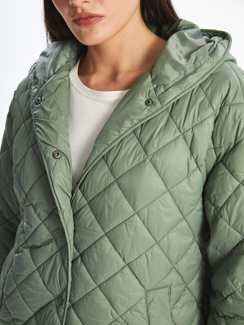 LCWAIKIKI Classic Haki Kapüşonlu Kapitone Oversize Kadın Şişme Mont - 2