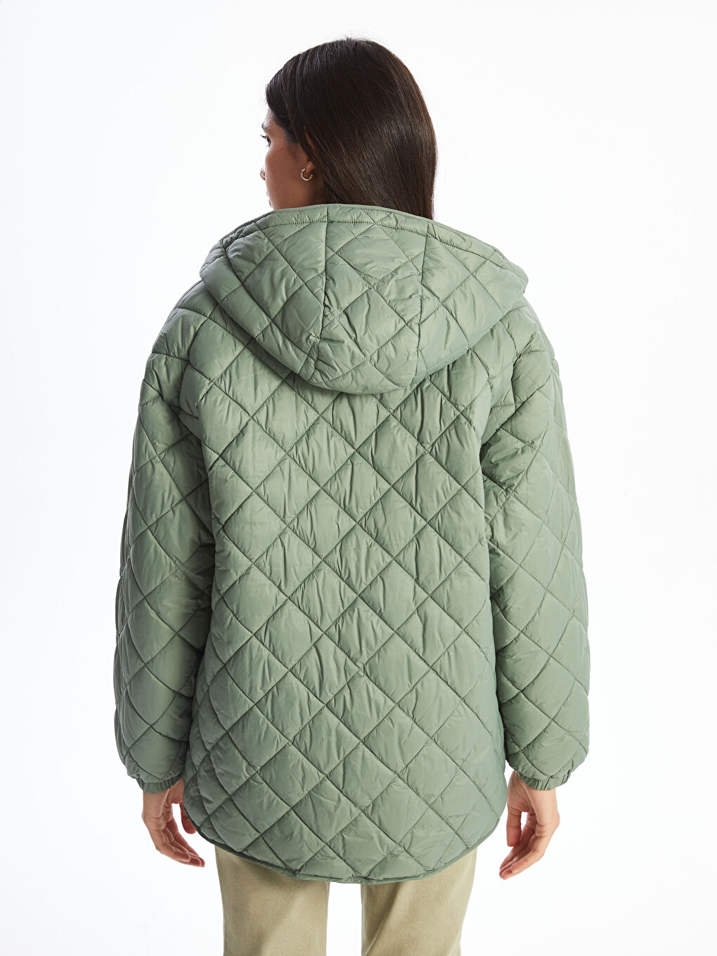LCWAIKIKI Classic Haki Kapüşonlu Kapitone Oversize Kadın Şişme Mont - 4