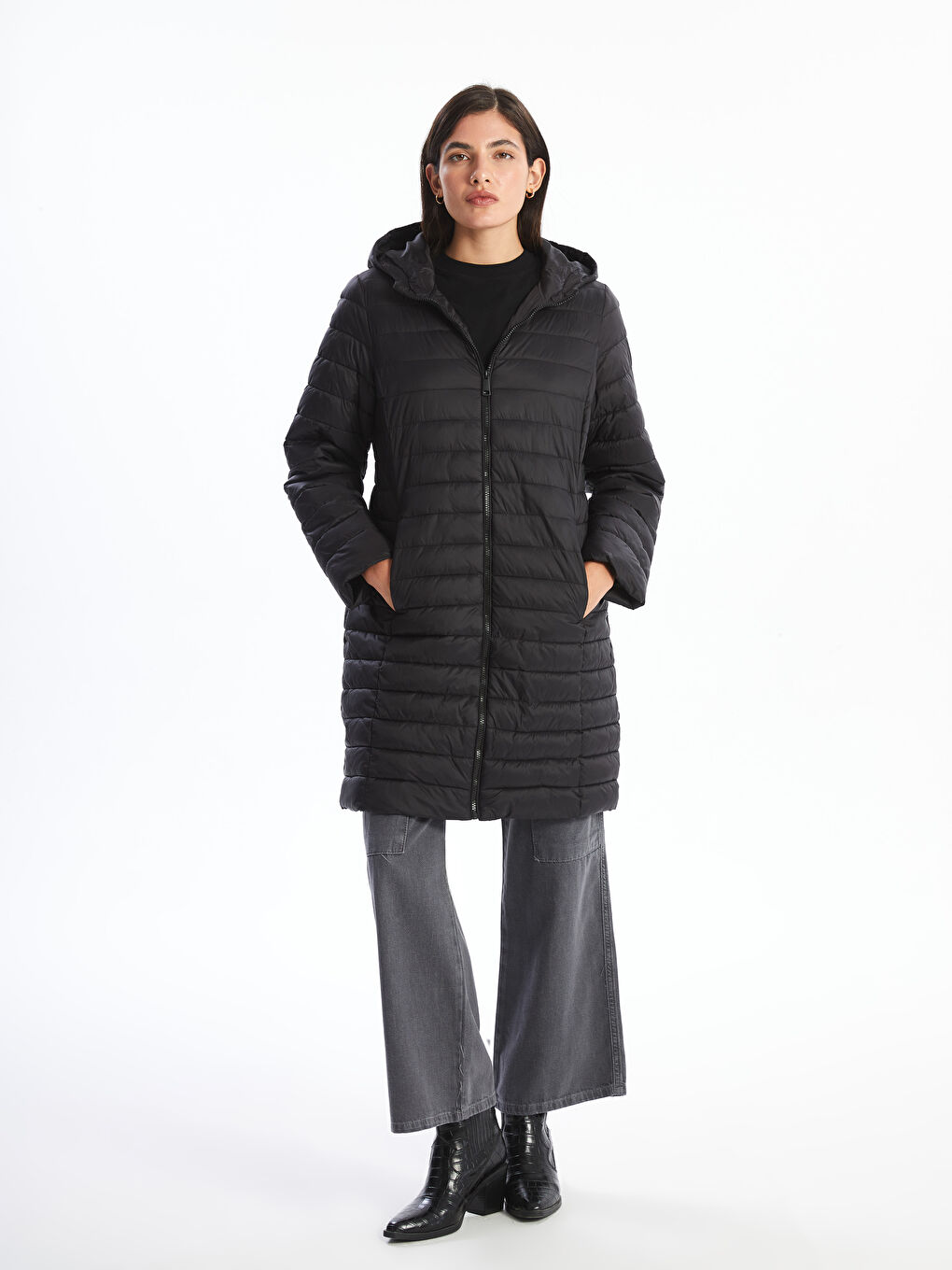 LCWAIKIKI Classic Kapüşonlu Kadın Şişme Mont -S50203Z8-CVL