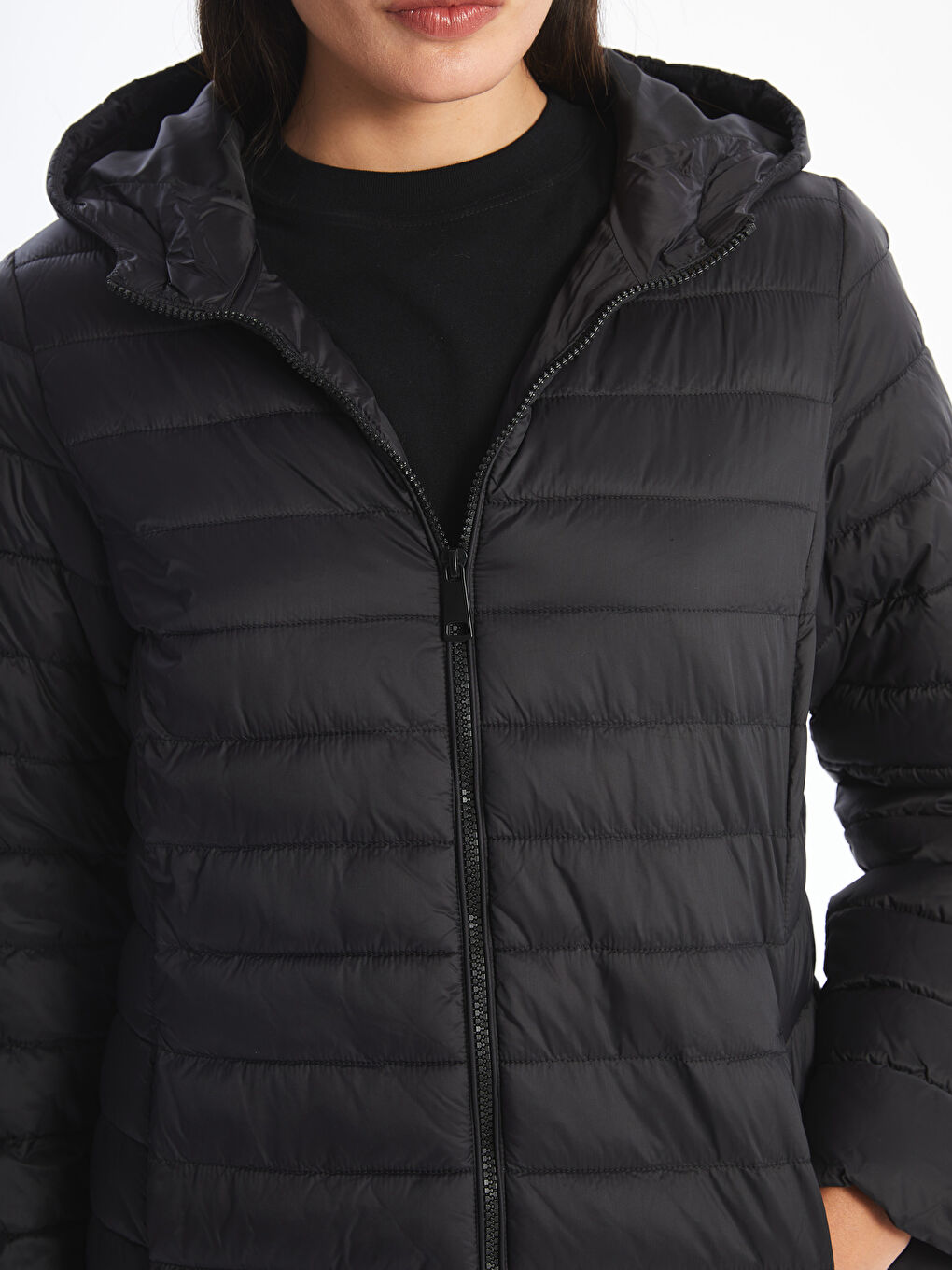 LCWAIKIKI Classic Kapüşonlu Kadın Şişme Mont -S50203Z8-CVL