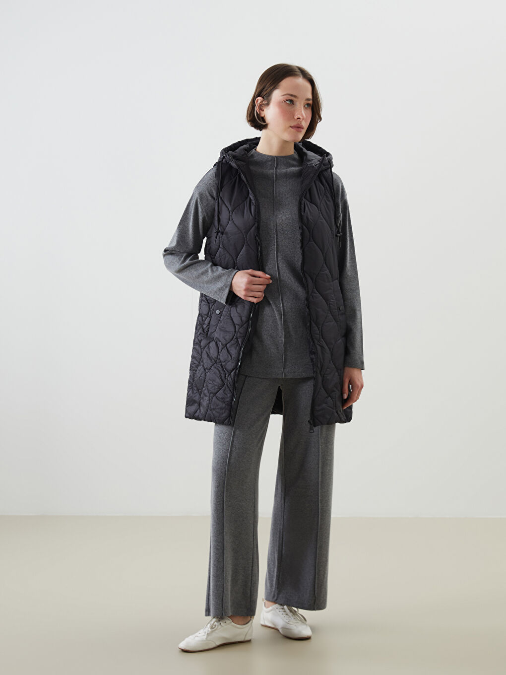 LCWAIKIKI Classic Hooded Quilted Women's Puffer Gilet -S50232Z8-CVL