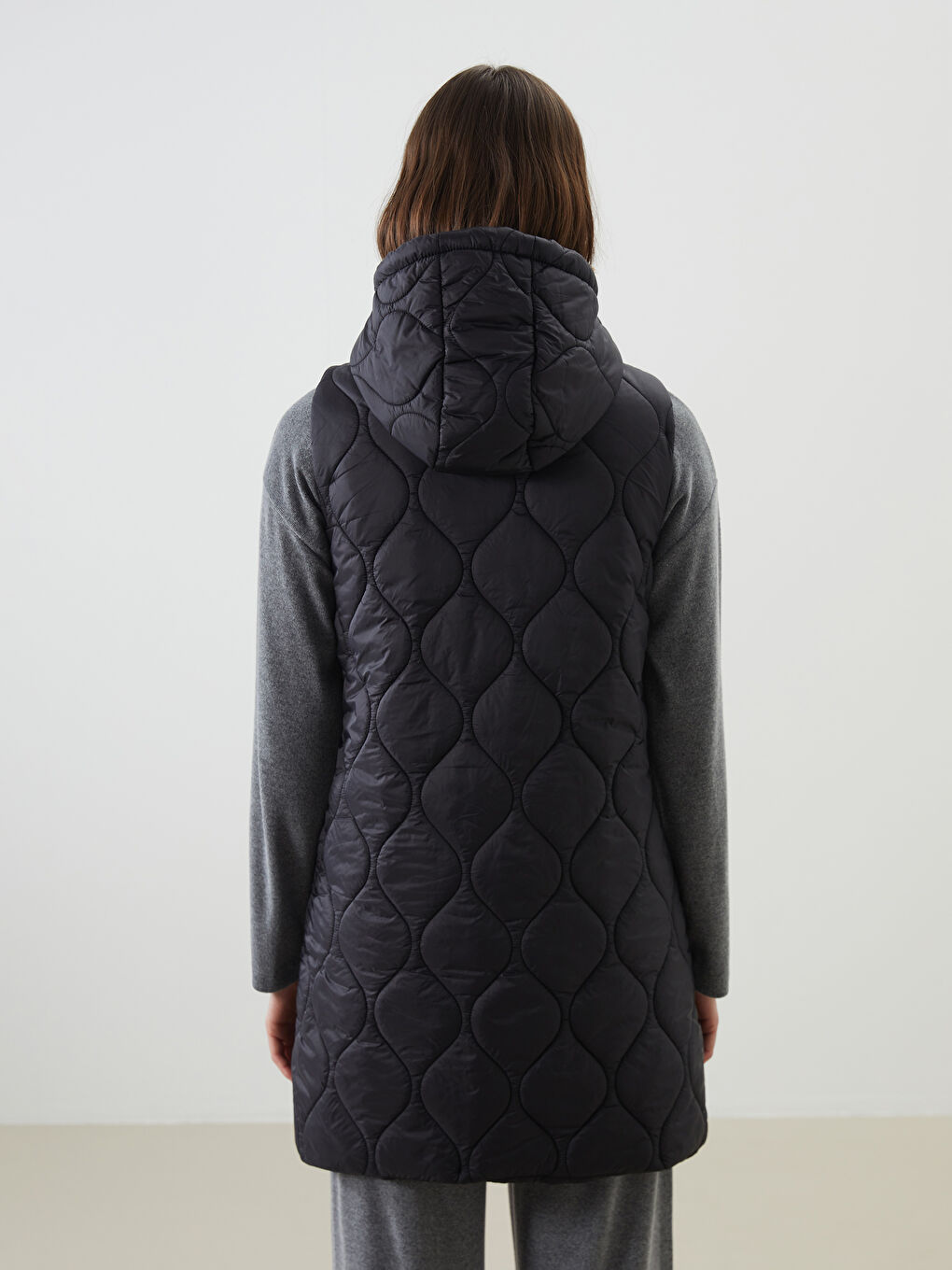 LCWAIKIKI Classic Hooded Quilted Women's Puffer Gilet -S50232Z8-CVL