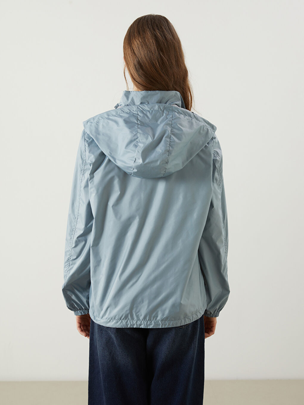 Mavi Kapüşonlu Kadın Yağmurluk-3