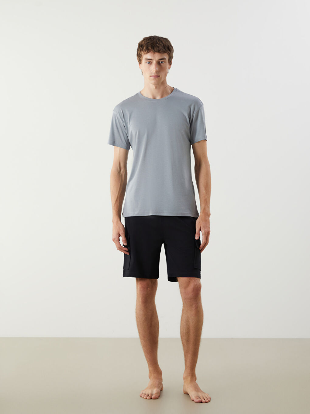 Gri Bisiklet Yaka Kısa Kollu Erkek Pijama Üst-1